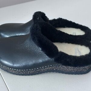 Dansko Black Leather Flats with Fur Trim size  40
